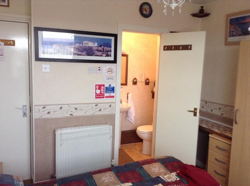 Hornby Villa- 4Star B&B-Couples & Families Only Blackpool Room photo