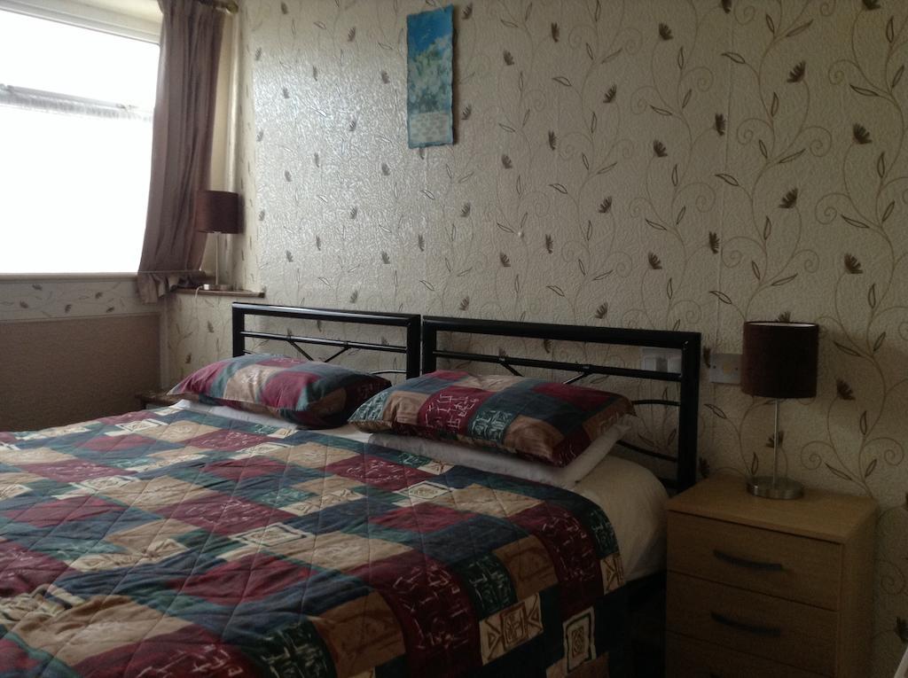Hornby Villa- 4Star B&B-Couples & Families Only Blackpool Room photo