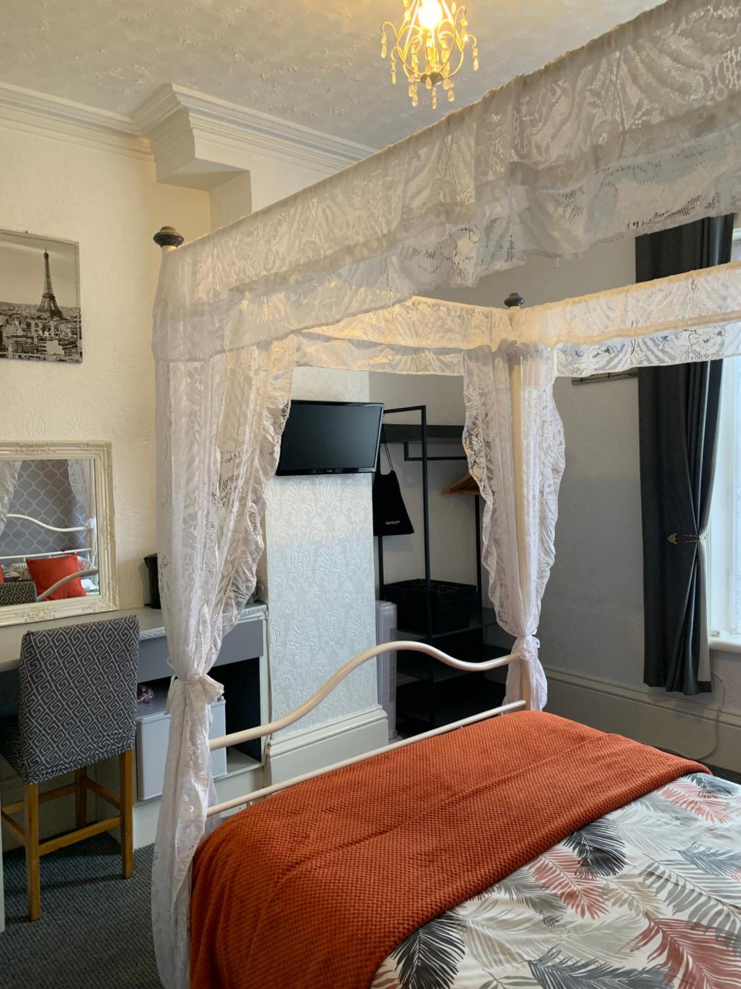 Hornby Villa- 4Star B&B-Couples & Families Only Blackpool Exterior photo