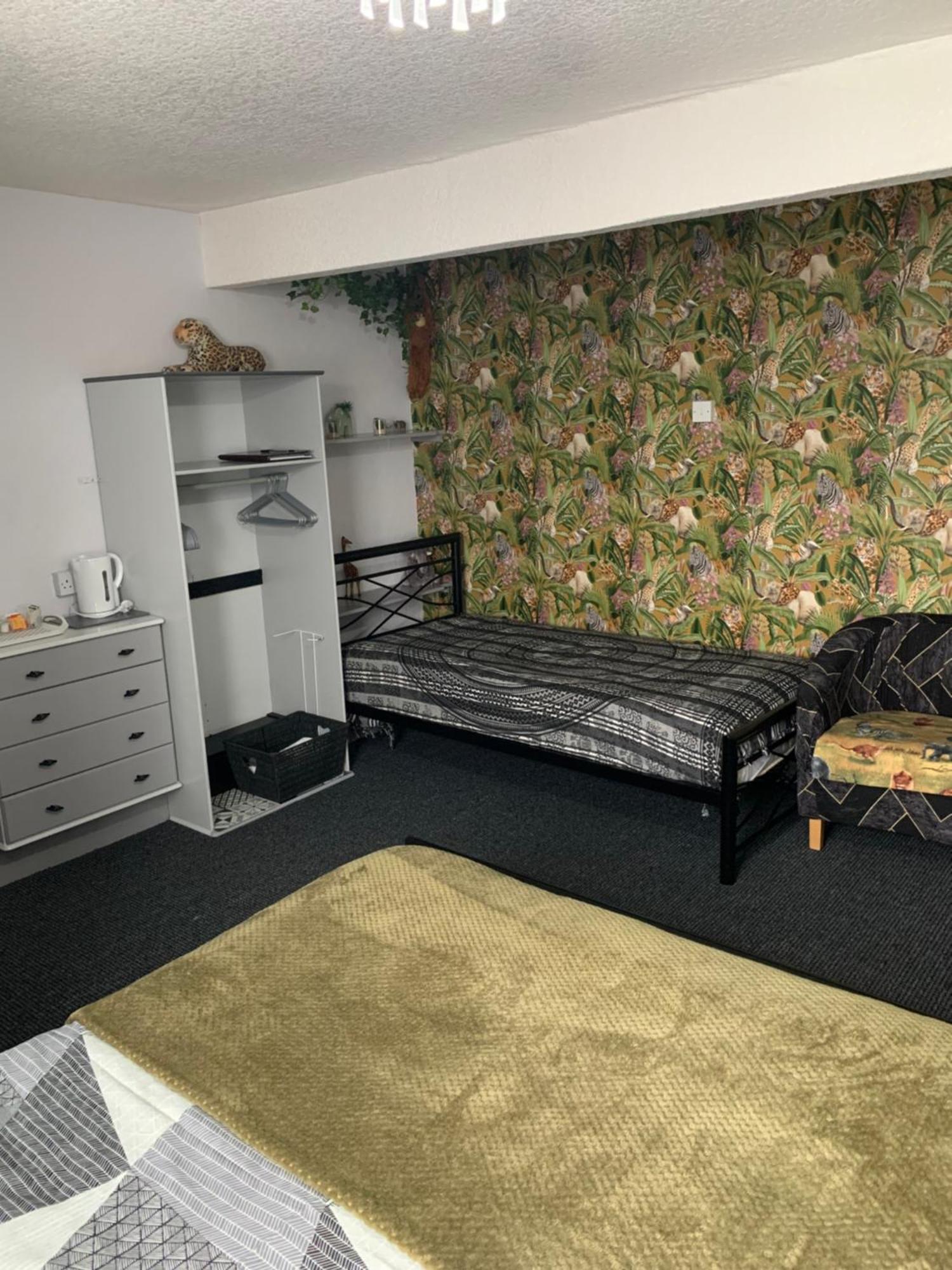 Hornby Villa- 4Star B&B-Couples & Families Only Blackpool Room photo