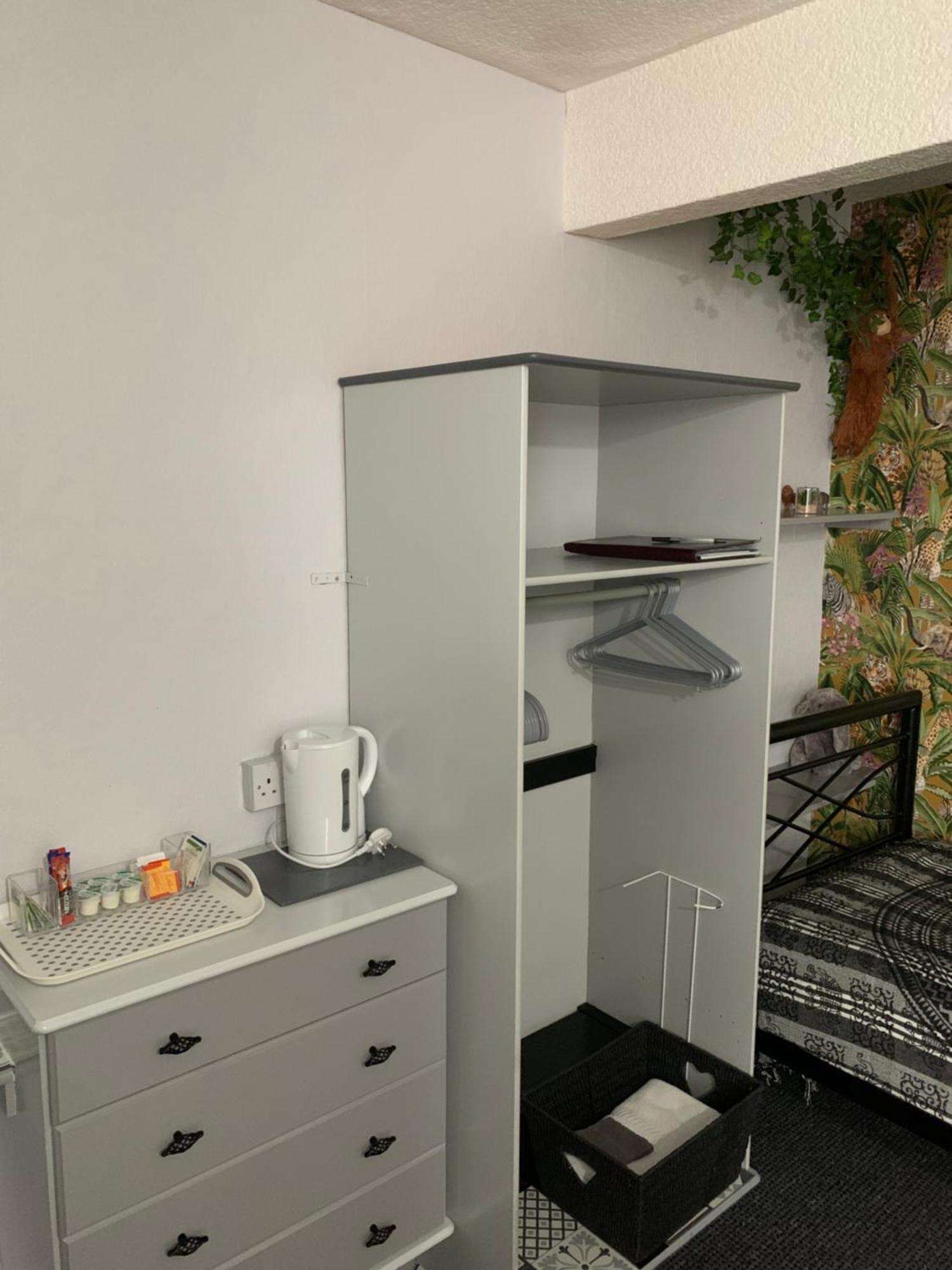 Hornby Villa- 4Star B&B-Couples & Families Only Blackpool Room photo