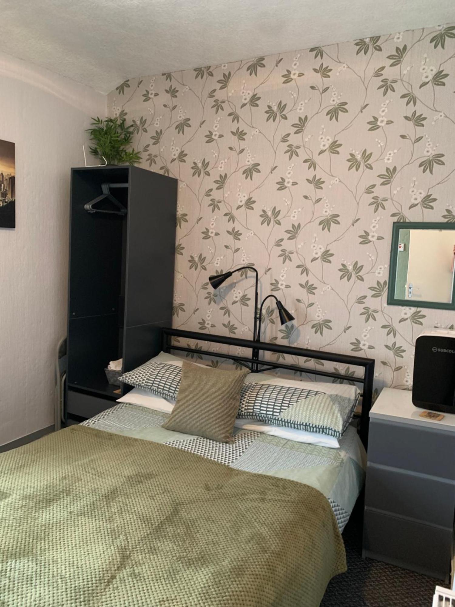Hornby Villa- 4Star B&B-Couples & Families Only Blackpool Room photo