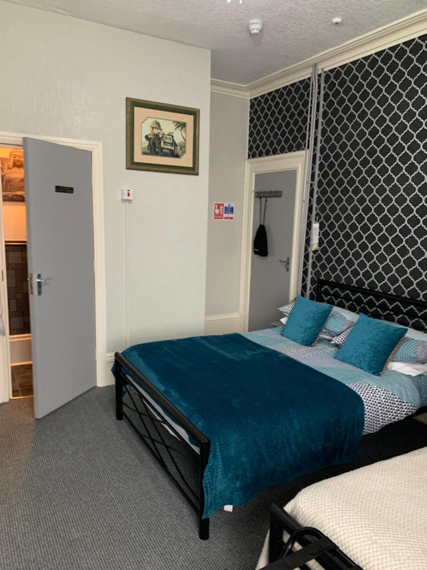 Hornby Villa- 4Star B&B-Couples & Families Only Blackpool Room photo