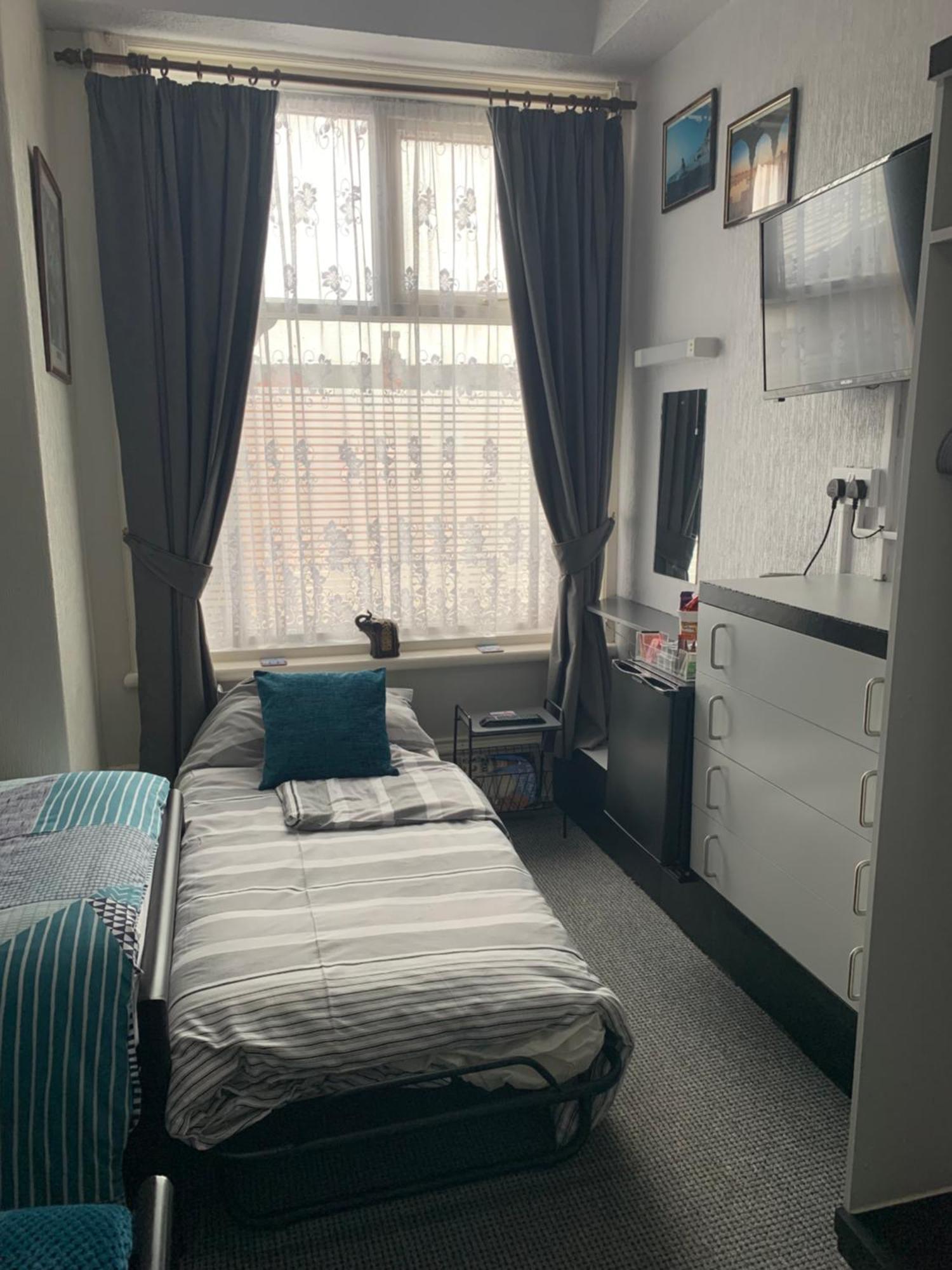 Hornby Villa- 4Star B&B-Couples & Families Only Blackpool Room photo