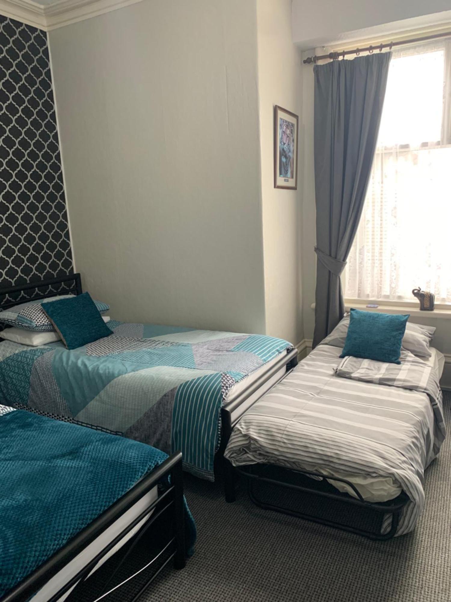 Hornby Villa- 4Star B&B-Couples & Families Only Blackpool Room photo