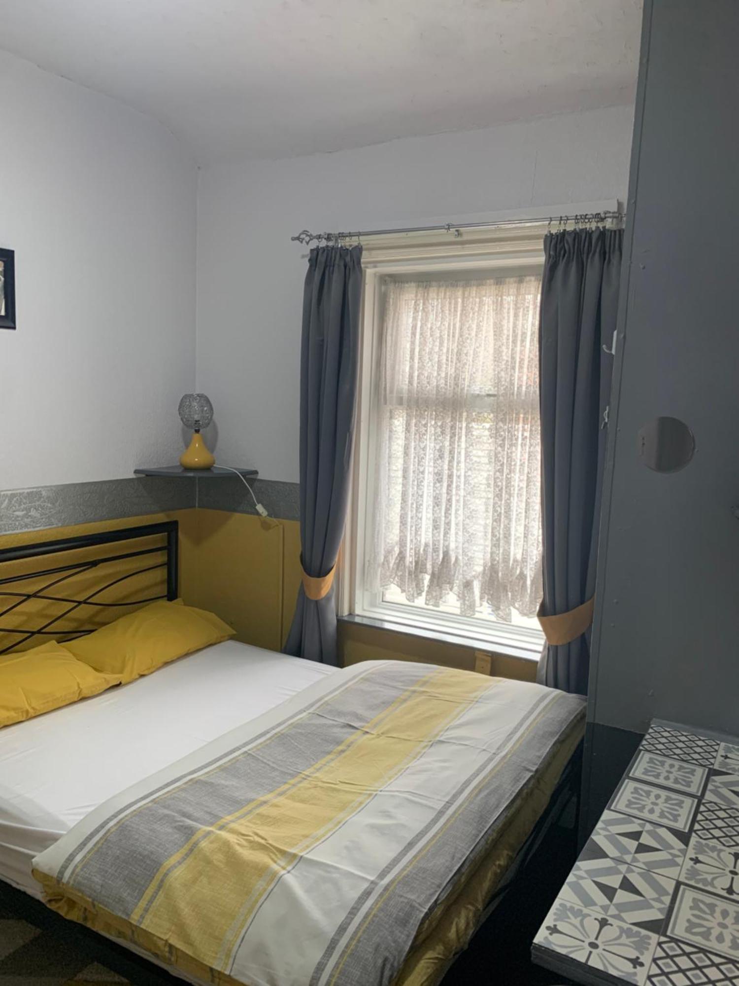 Hornby Villa- 4Star B&B-Couples & Families Only Blackpool Room photo